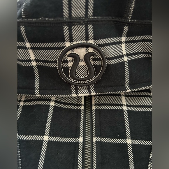 EUC lululemon Scuba Hoodie II Varsity Plaid Size 4 - Picture 4 of 10